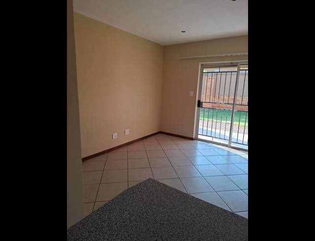 2 BEDROOM APARTMENT FOR SALE IN STONERIDGE